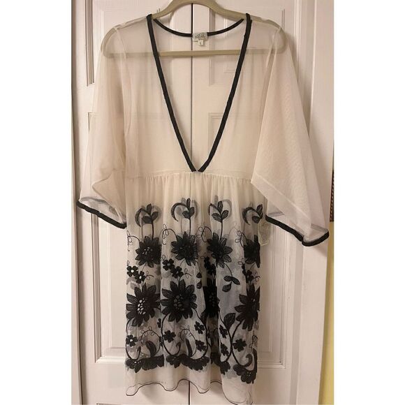 Petit Pois Tops - Petit Pois by Viviana G too sheer tunic w/ embroidery sz L NWT